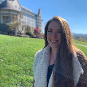 Meet your Posher, Lauren